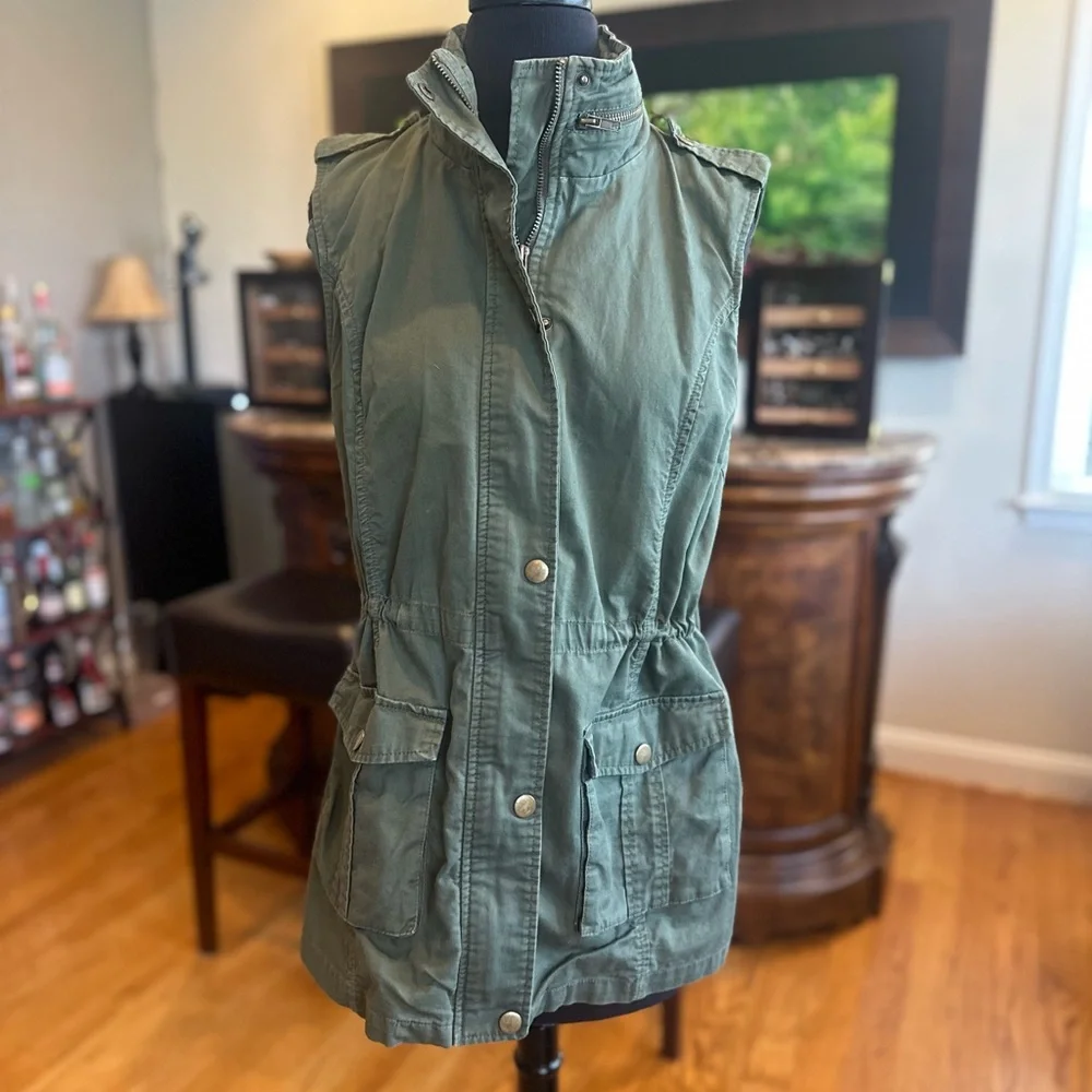 Market & Spruce Olive Vest - Picture 1 of 8